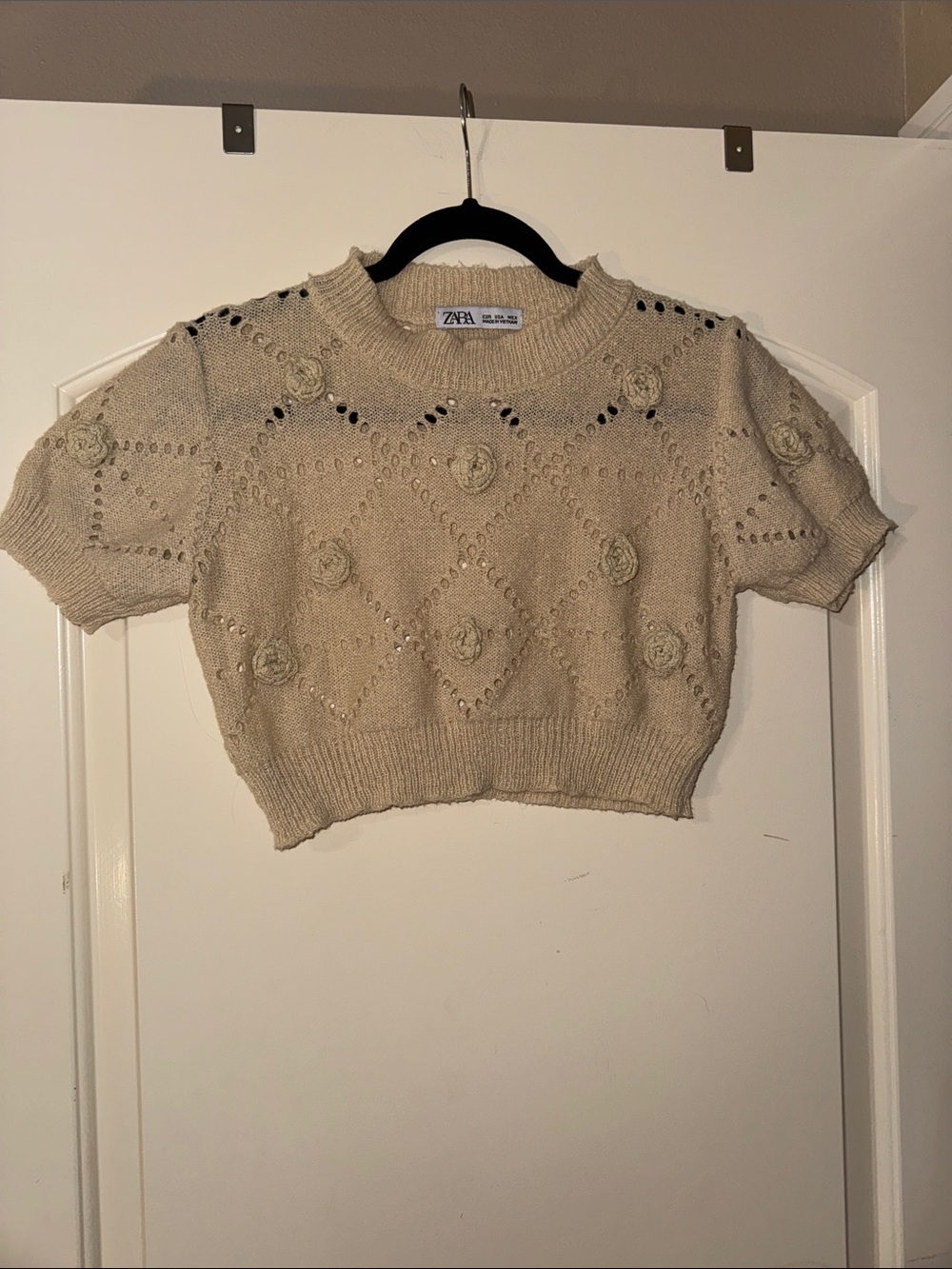 Zara Cream Floral Appliqué Cropped Short Sleeve Knit Sweater Top S